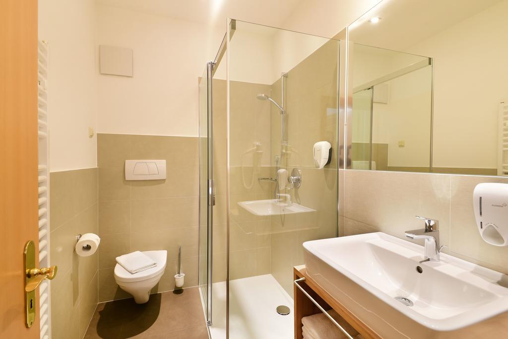 Hotel Ansitz Gamp คีอูซา ภายนอก รูปภาพ